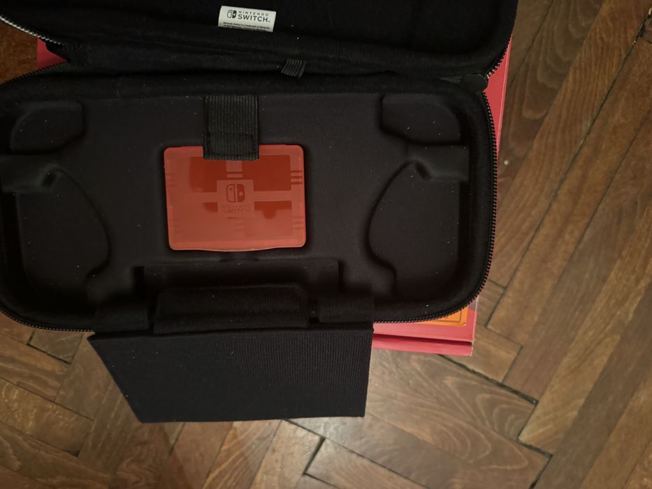 Switch Oled + игри + калъф