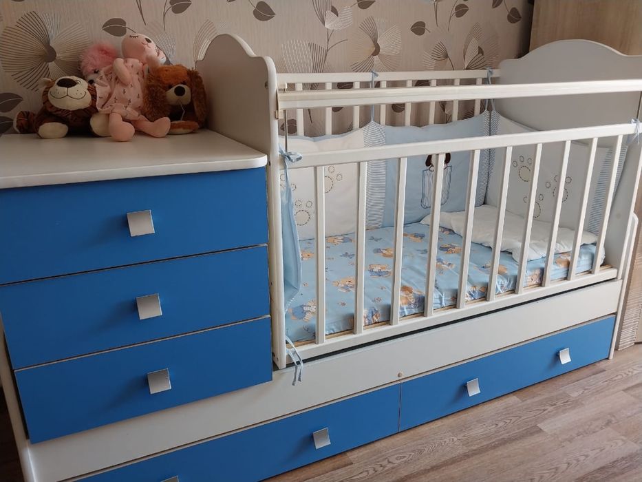 Детский кровать срочно продам 5000