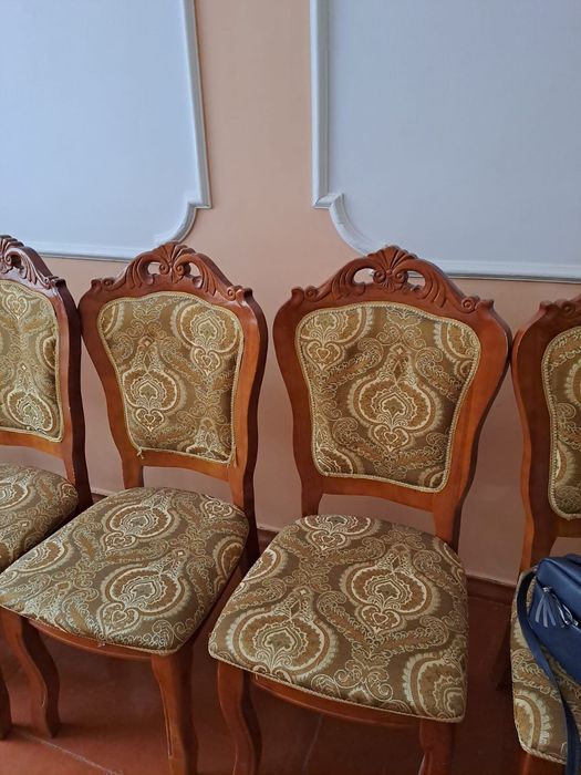 Стулья 11шт продам срочно!