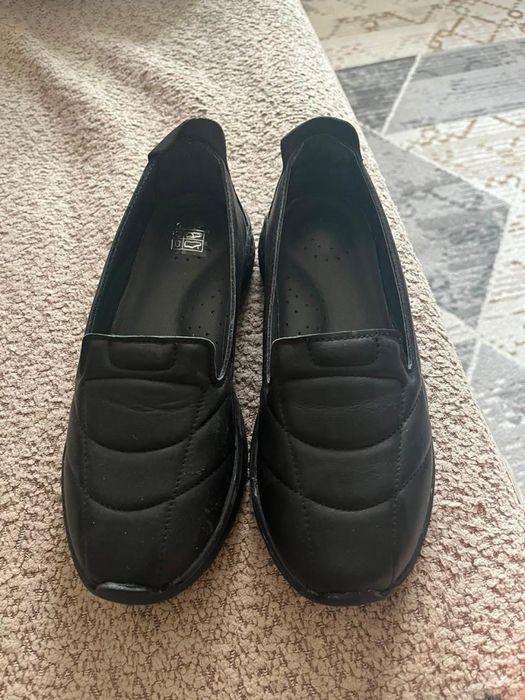 Продам детскую обувь