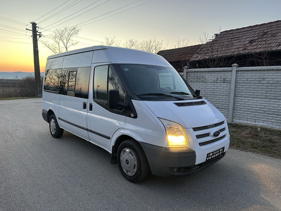 Ford transit 9  locuri/2013