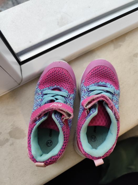 Детски маратонки за момиче