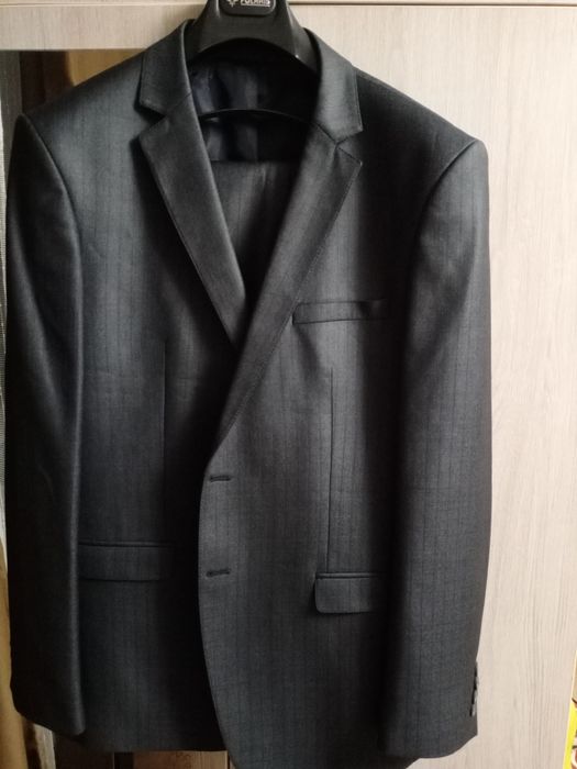 Продам мужской костюм 56 размера