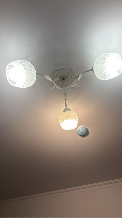 Продам люстры,не дорого