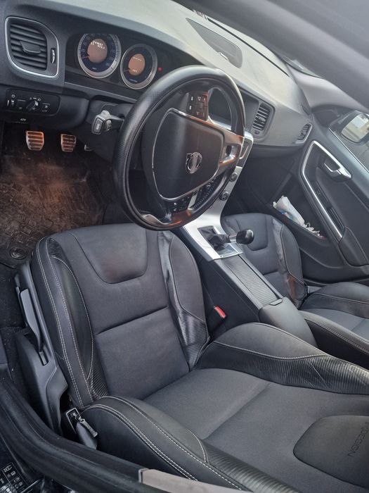 Volvo V60 R Design, Distronic, 2.0 Disel 5 cilindri , euro 5