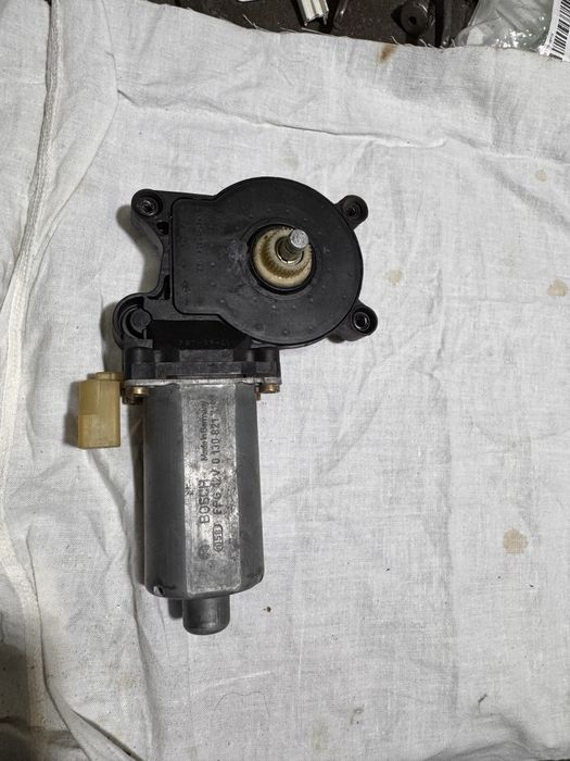 Моторче за стъклоповдигач бмв е46 предно ляво