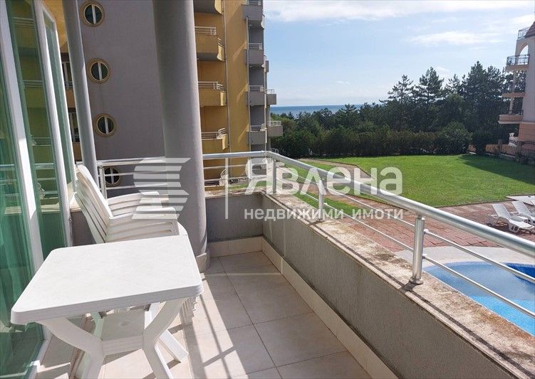 С.Синеморец, просторен 3-стаен, напълно обзаведен с гледка море