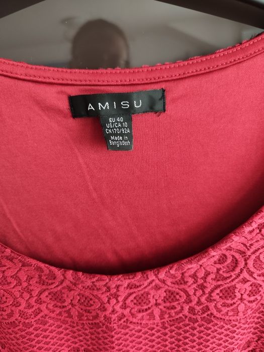 Rochie roșie de dantela