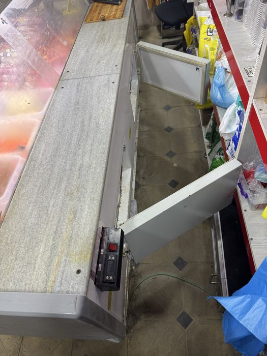 AZN витрина холодильник