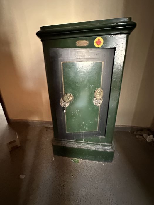 Антикварна метална каса BAUCHE - Франция