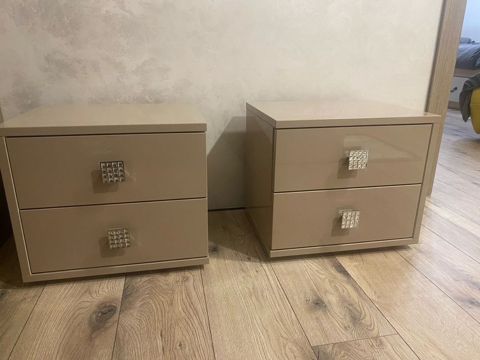 Тумбочки прикроватные