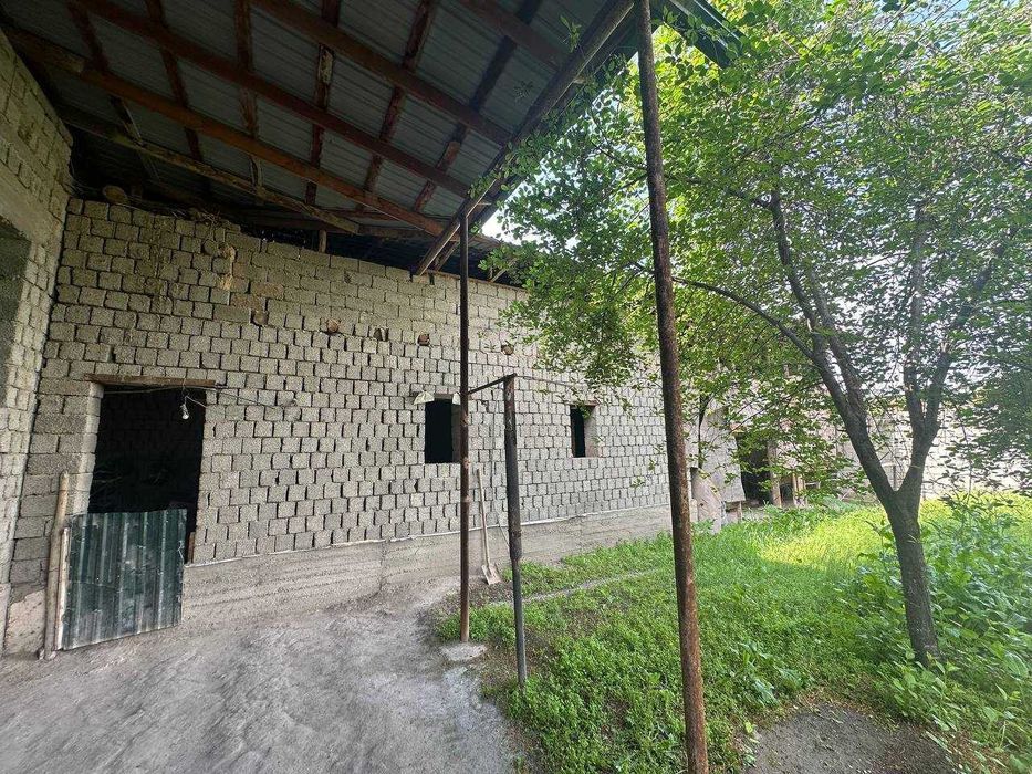 6 sotix, 5 xonali uy (karobka) – срочно sotiladi 1 sotixi 17 500$