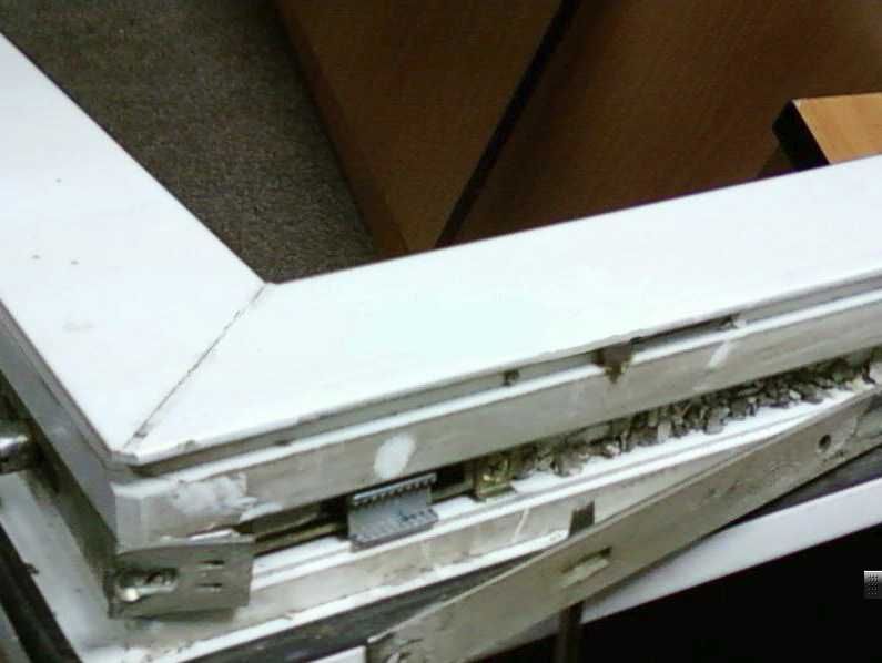 Окна двери перегородки решетки навесы двери из стекла