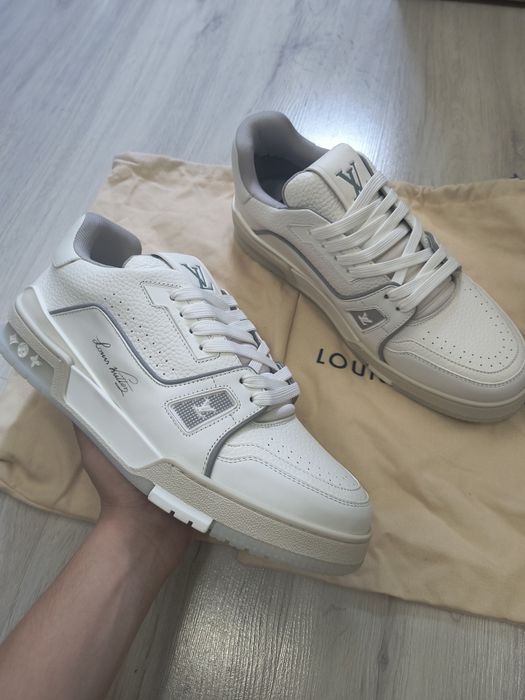 Louis Vuitton trainers white 44