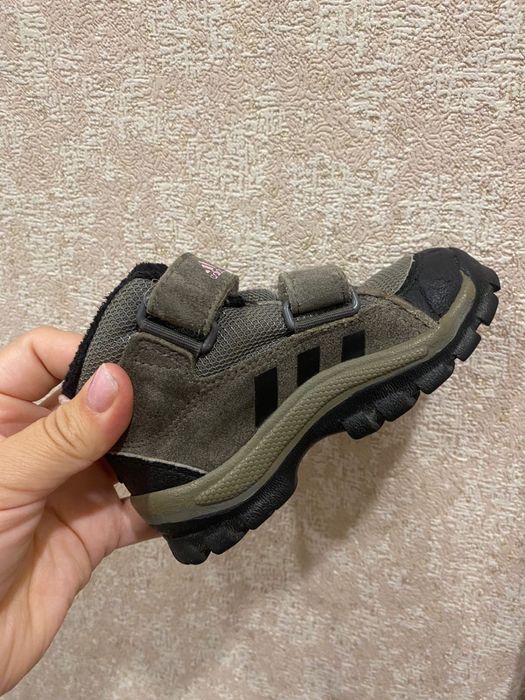 Продам сапожки детские адидас