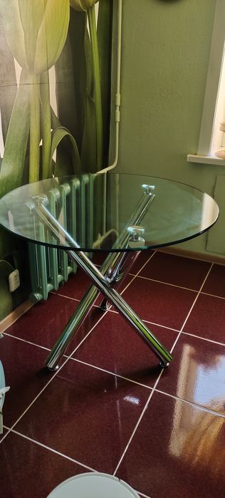 Кухонный стол стекло