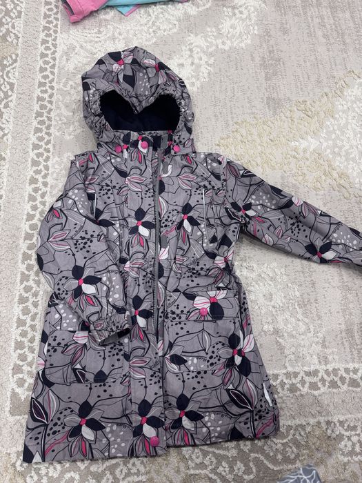 Продам детские куртки