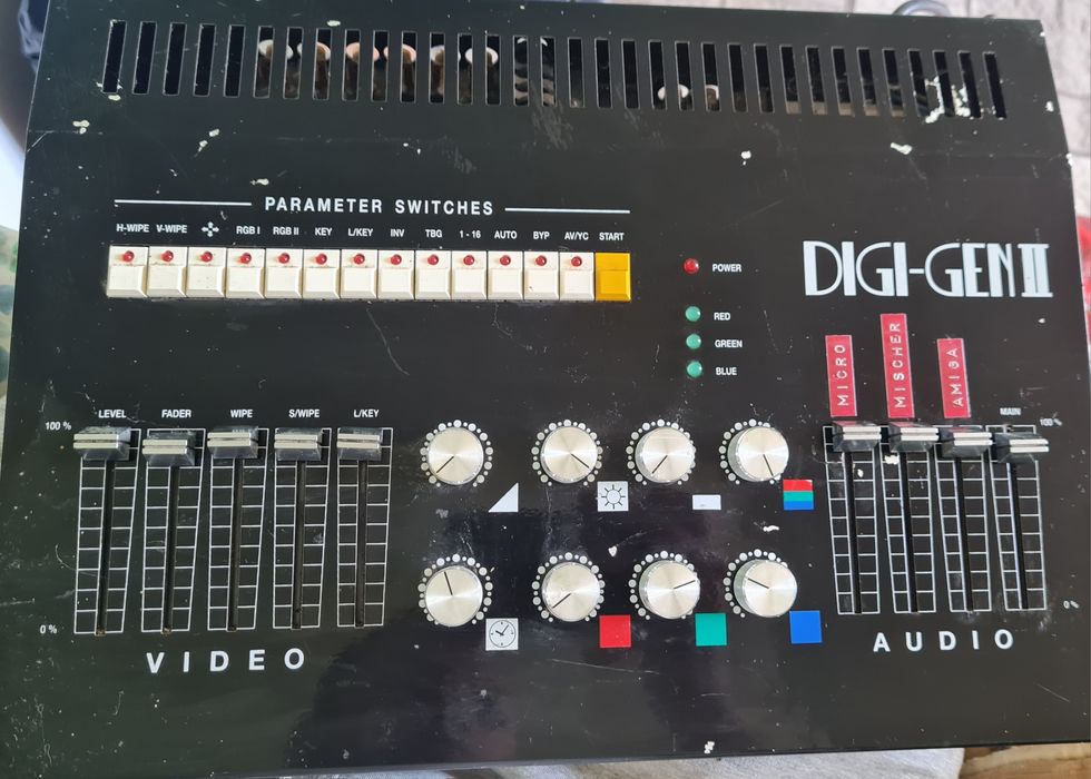 Цена  200€  в много добро състояние