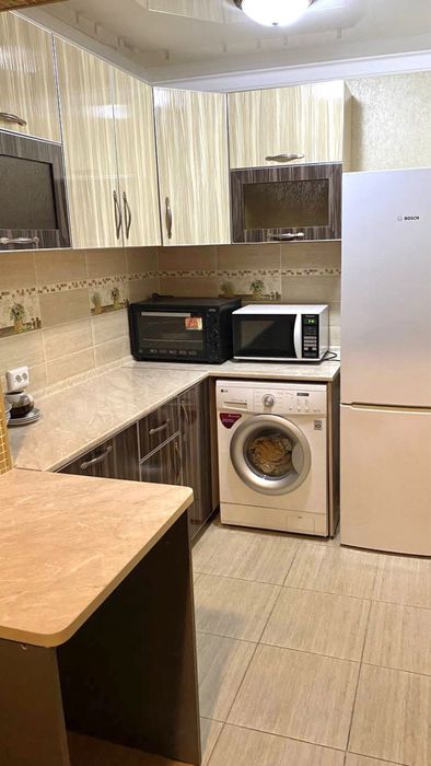 Часы. квартира люкс час 2000