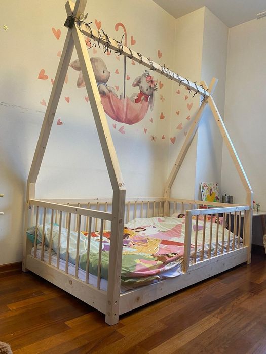 Pat Montessori copii din lemn masiv – la comandă | Livrare în toată ța