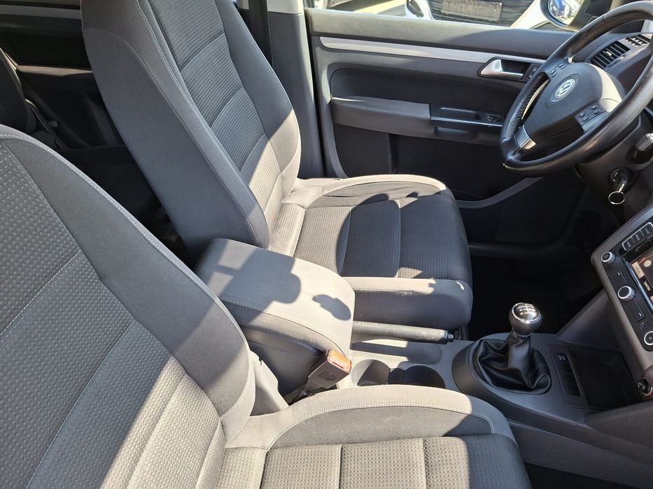 VW Touran, an 2010,1400 benzină, 140 cp,euro 5