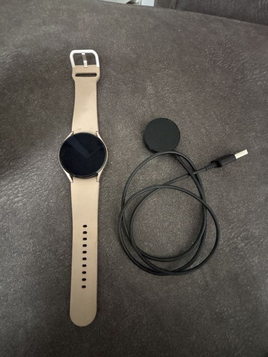 Продам Galaxy Watch 4