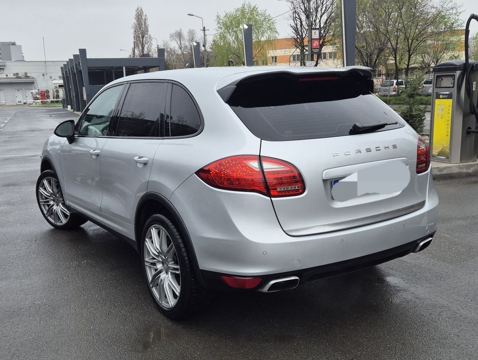 Vând Porche Cayenne 3.0 D