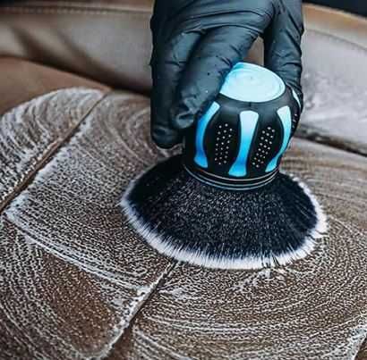 Мека финна четка за лесно почистване на прах от автомобил