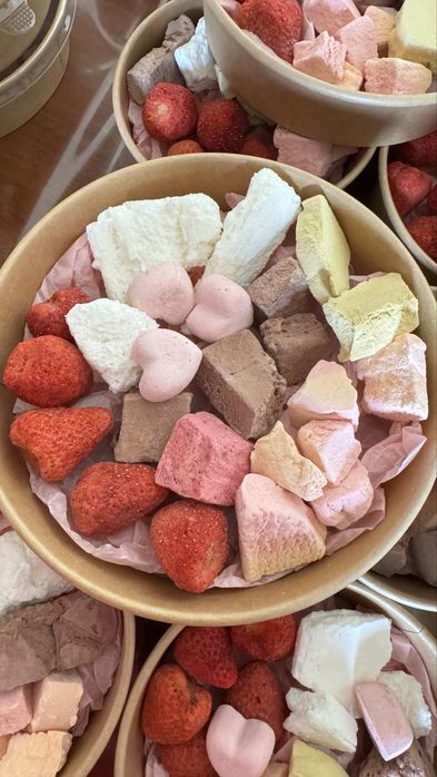 Сублимированный фрукт и морожное