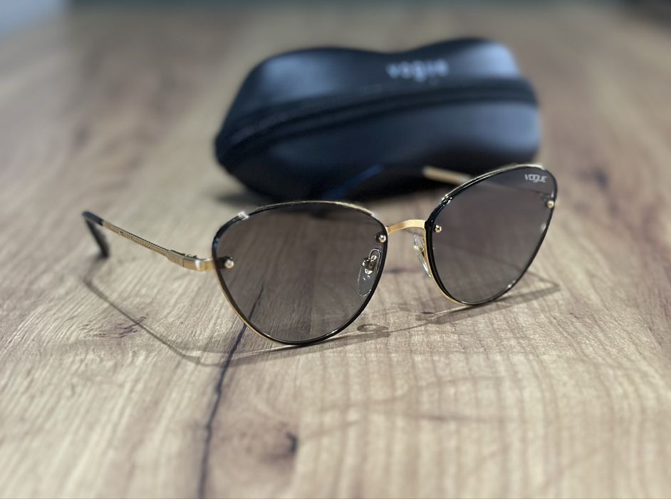 Слънчеви очила - Vogue - Cat eye