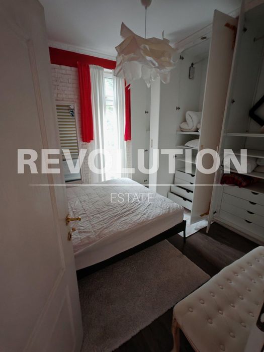 Дава се под наем Етаж от къща в Пловдив, Център - 140 кв.м за 900 € - Снимка #4