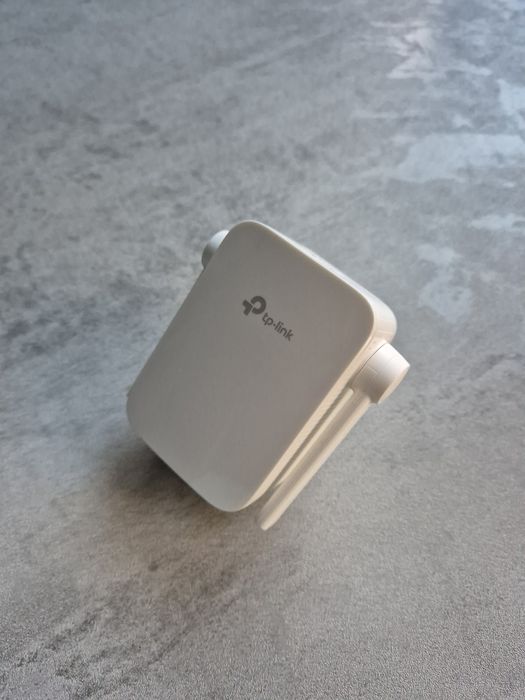 Усилвател/ екстендър за wi-fi TP-LINK RE305 AC1200