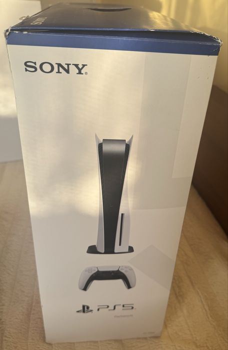 SONY  PS 5 Standart/Disk Edition 825 GN