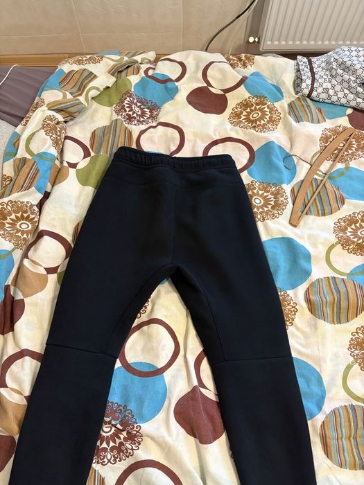 Оригинален Nike Tech Fleece – черен, носен броени пъти