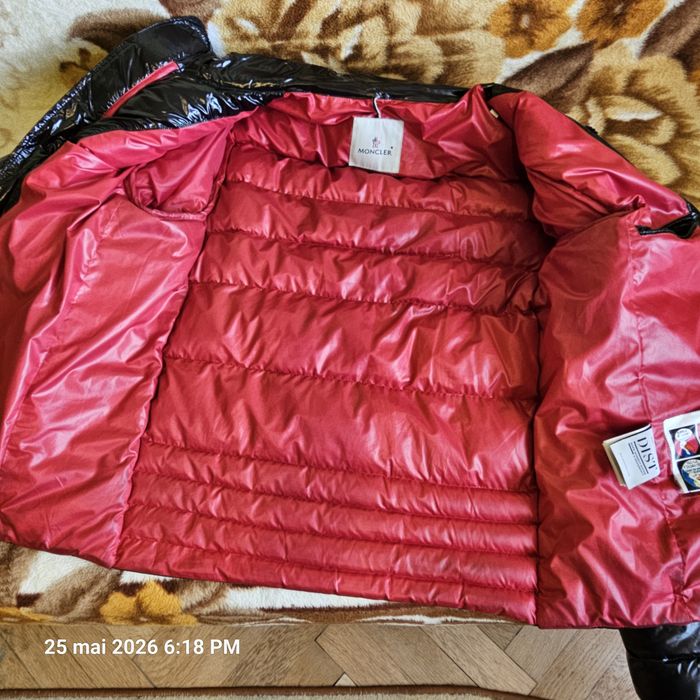 Vând jachetă -"MONCLER "-