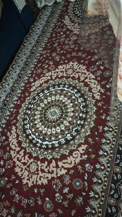 Люстра! Срочно! Ковёр!