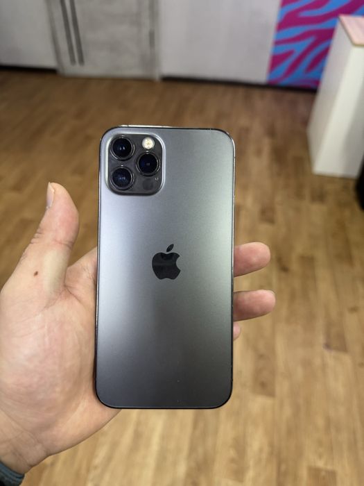 продам Айфон 12 про