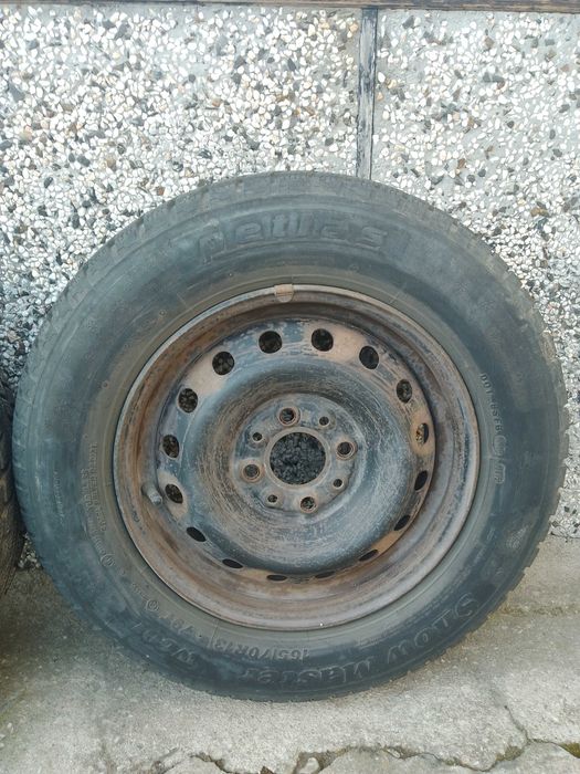 Гуми с джанти от Фиат Пунто.