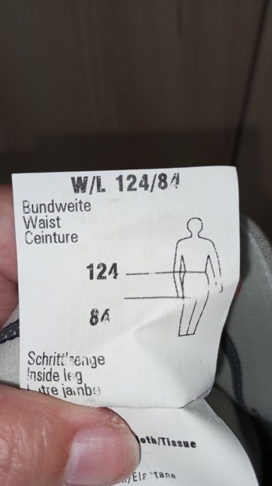 Pantaloni lungi pentru bărbați.