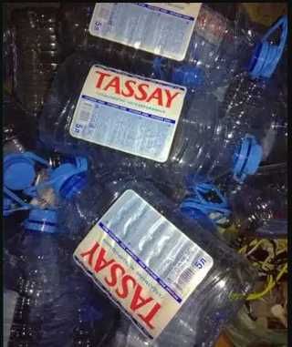 Продам бутылки 5 л. из под воды, чистые