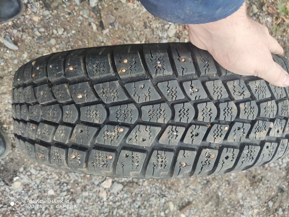 Продам резину с железками