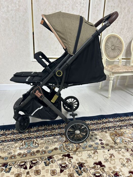 Срочно продам детскую коляску