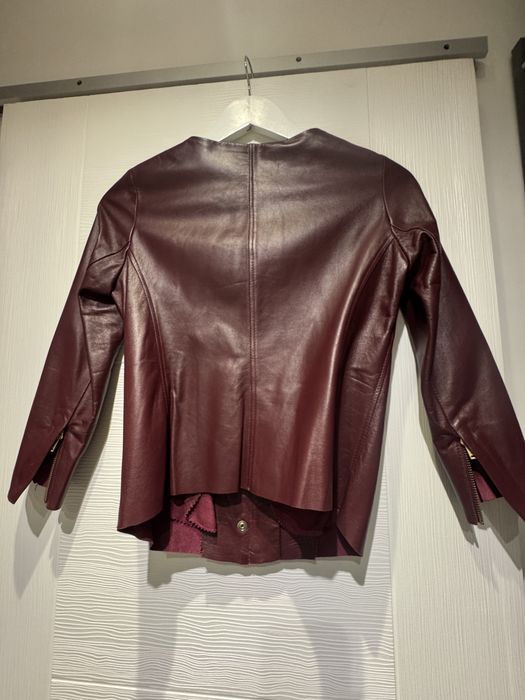 Бургунди кожено яке