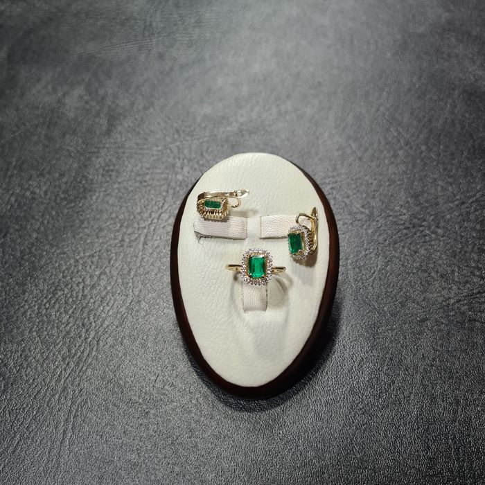 Комплект Золотой с Бриллиантами изумруды