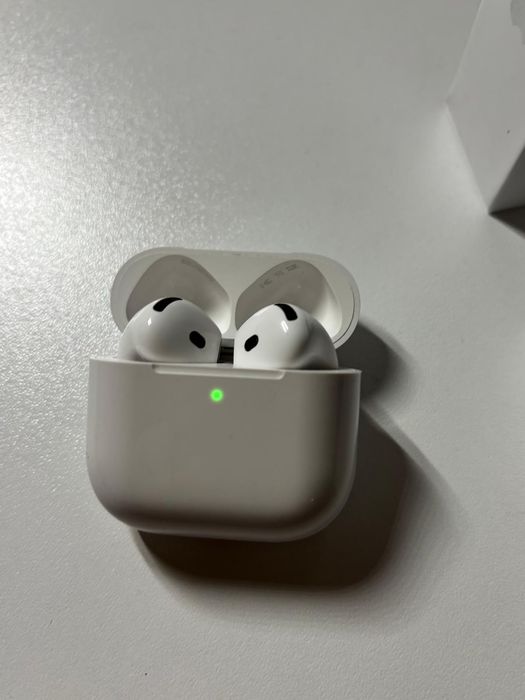 AirPods 4 ANC originale + AppleCare-2027, stare foarte bună