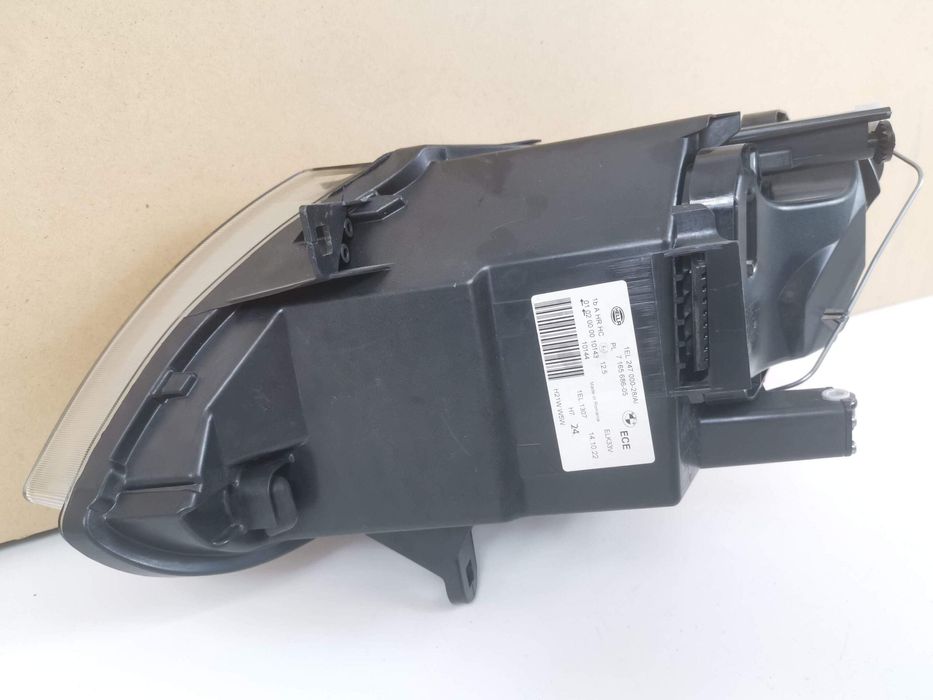 БМВ З4 / BMW Z4 E85 [Translated Bulgarian text here] Десен фар с халог