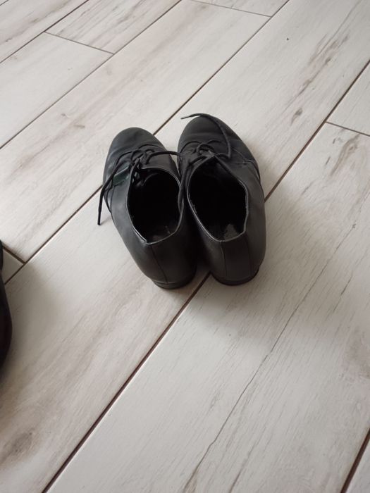 Vand pantofi dans sportiv