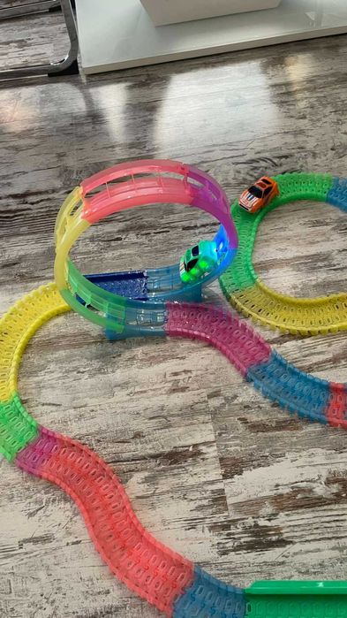 Писта с колички на батерии!