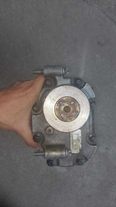 Vând kompressor supercharger Eaton m45