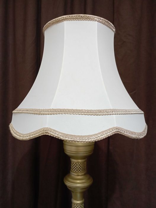 Старинни лампи с абажури